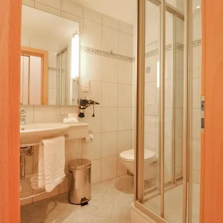 Haus Shangri-la *