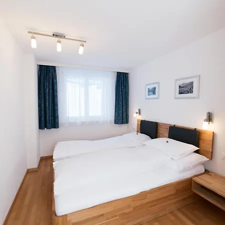 Haus Shangri-la Apartment *