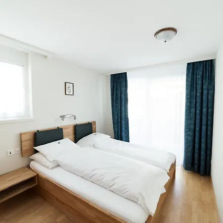 Haus Shangri-la Зас-Фе