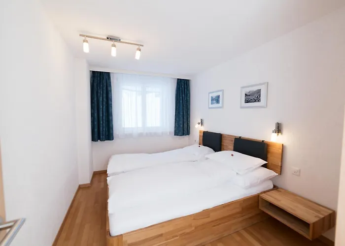 Haus Shangri-la Apartment *