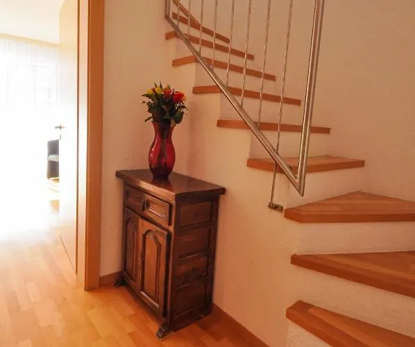 豪斯香格里拉公寓 *