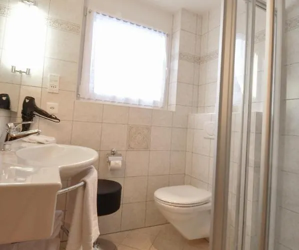 豪斯香格里拉公寓 萨斯费