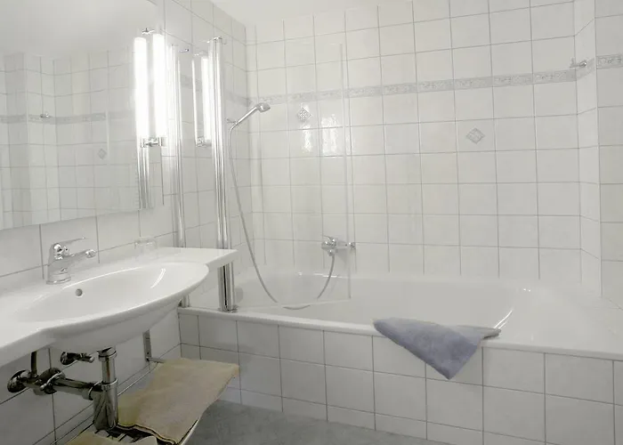 豪斯香格里拉公寓 * 萨斯费